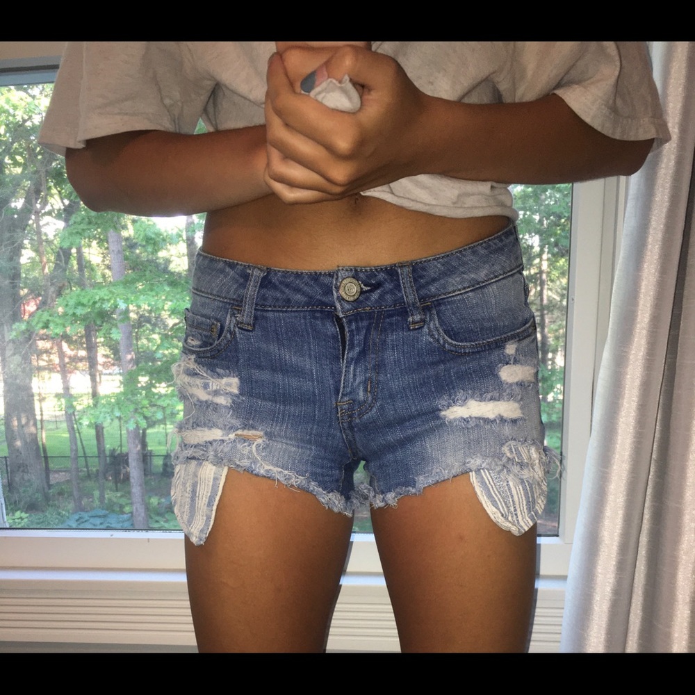 aèropostale shorts with decorative pockets